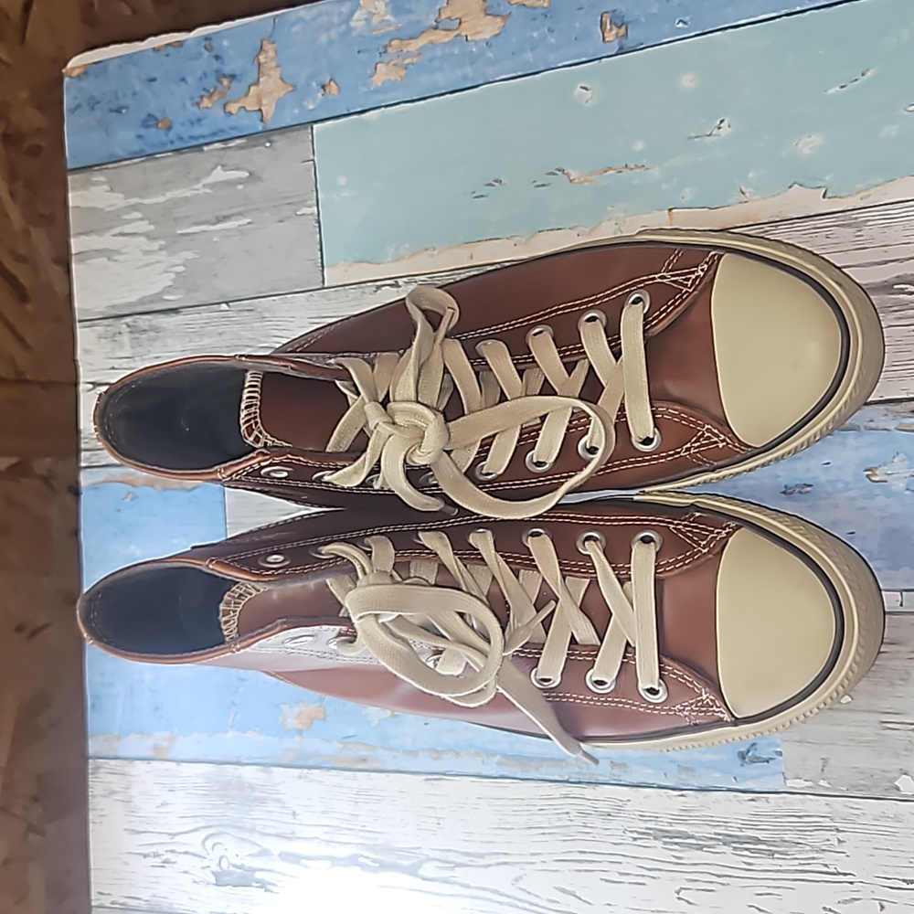 CONVERSE ALL STAR TAN LEATHER HI TOP MENS SIZE 10.5- WOMENS SIZE 12.5